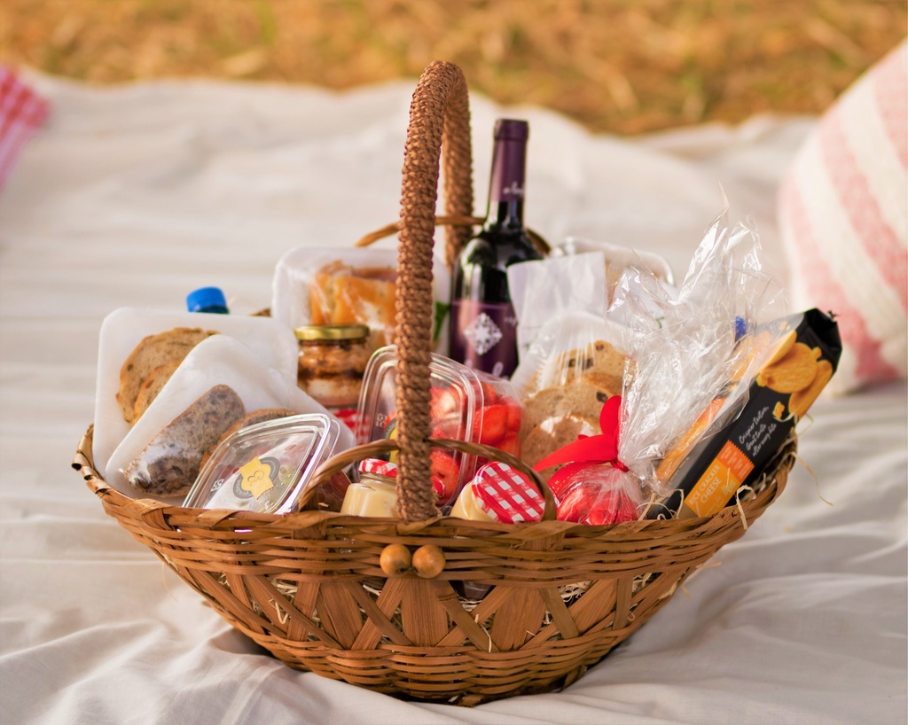 Cesta de Pães, Queijos e Vinho Boníssima