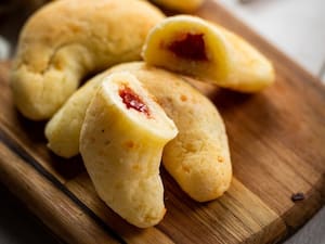 Chipa de Queijo com  Goiabada - 4 unid