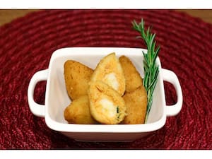 Mini Coxinha de Frango com Catupiry - 4 unid